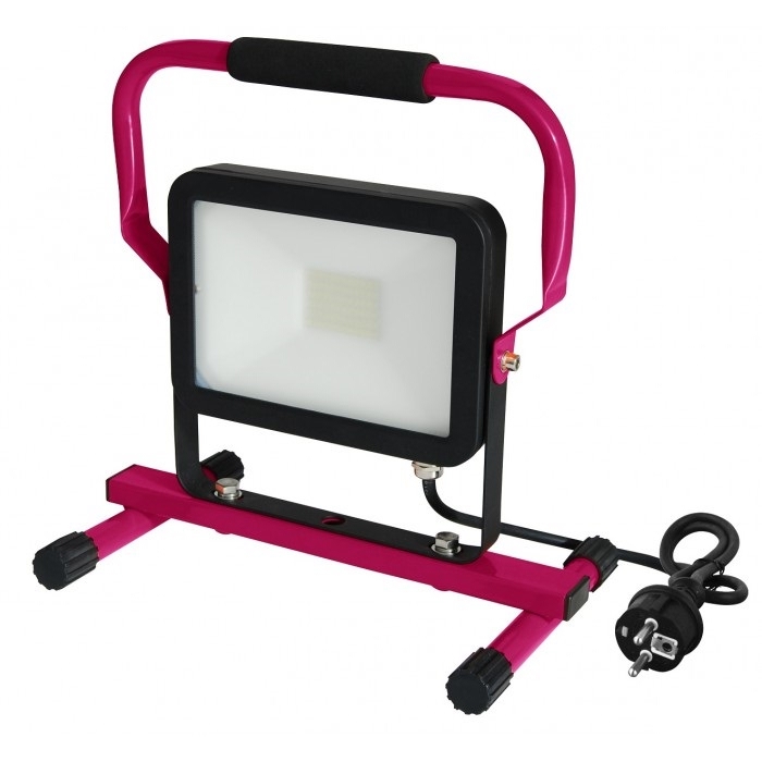 <div>FOCO LED CON SOPORTE 30W IP65</div>